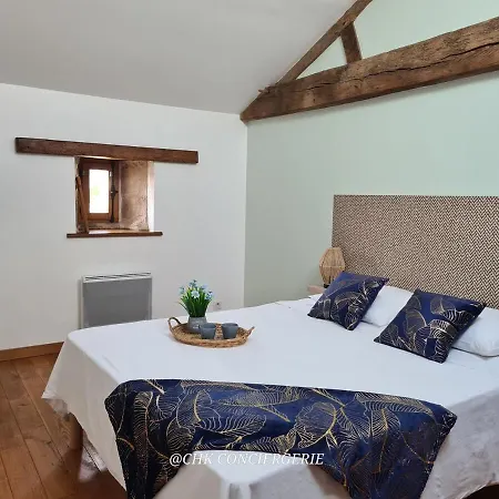 بيت للعطل La Dorgisiere - Ferme Du Xviie Renovee, Grand Jardin Arbore A 15 Min Du Puy Dufou