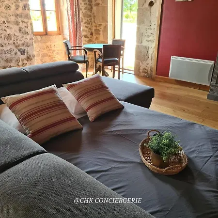 La Dorgisière - Ferme Du Xviie Rénovée, Grand Jardin Arboré à 15 Min Du Puy Dufou Casa vacanze *