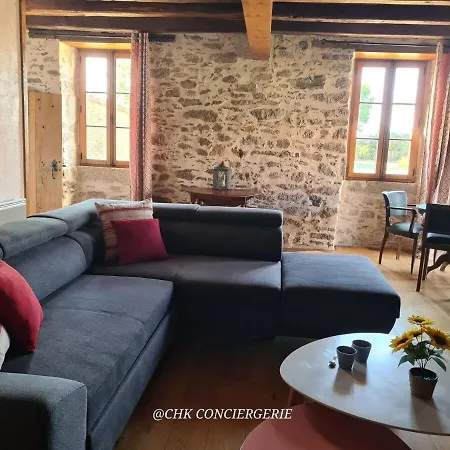 بيت للعطل La Dorgisiere - Ferme Du Xviie Renovee, Grand Jardin Arbore A 15 Min Du Puy Dufou *