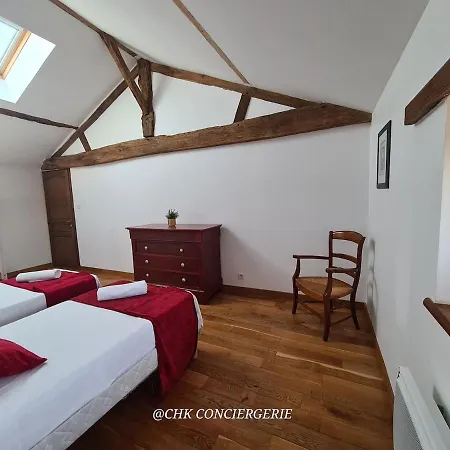 La Dorgisiere - Ferme Du Xviie Renovee, Grand Jardin Arbore A 15 Min Du Puy Dufou بيت للعطل *
