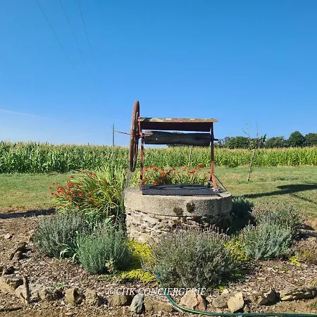 La Dorgisière - Ferme Du Xviie Rénovée, Grand Jardin Arboré à 15 Min Du Puy Dufou