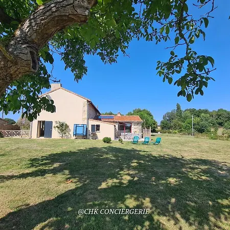 La Dorgisière - Ferme Du Xviie Rénovée, Grand Jardin Arboré à 15 Min Du Puy Dufou * Saint-Amand-sur-Sevre