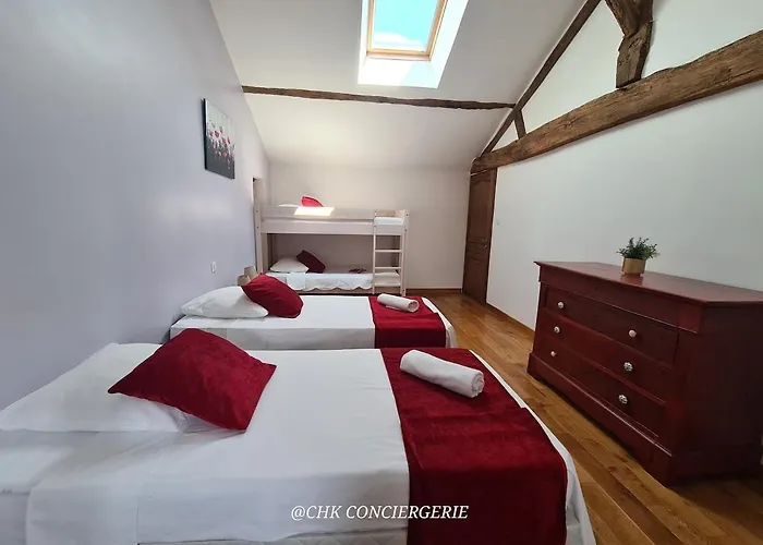 Сasa de vacaciones La Dorgisière - Ferme Du Xviie Rénovée, Grand Jardin Arboré à 15 Min Du Puy Dufou *