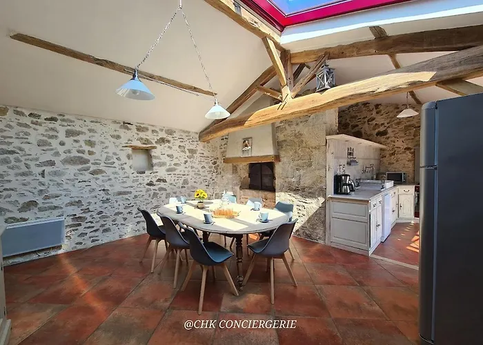 Сasa de vacaciones La Dorgisière - Ferme Du Xviie Rénovée, Grand Jardin Arboré à 15 Min Du Puy Dufou *