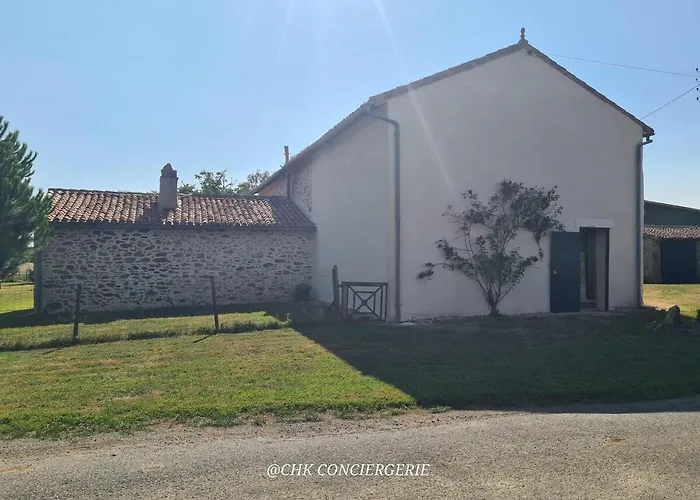 La Dorgisière - Ferme Du Xviie Rénovée, Grand Jardin Arboré à 15 Min Du Puy Dufou Сasa de vacaciones