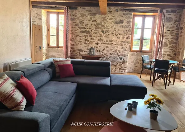 Сasa de vacaciones La Dorgisière - Ferme Du Xviie Rénovée, Grand Jardin Arboré à 15 Min Du Puy Dufou *