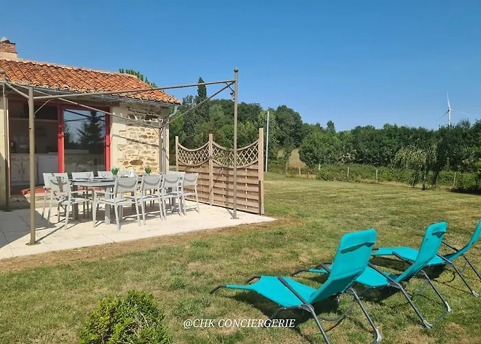 La Dorgisière - Ferme Du Xviie Rénovée, Grand Jardin Arboré à 15 Min Du Puy Dufou Saint-Amand-sur-Sevre