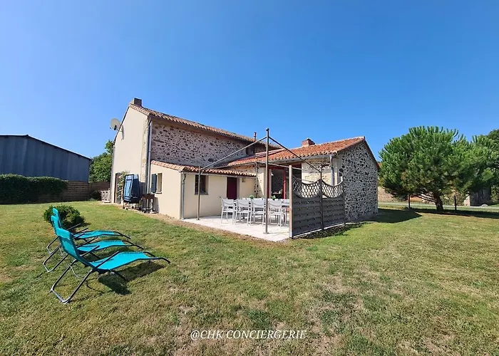 Сasa de vacaciones La Dorgisière - Ferme Du Xviie Rénovée, Grand Jardin Arboré à 15 Min Du Puy Dufou *